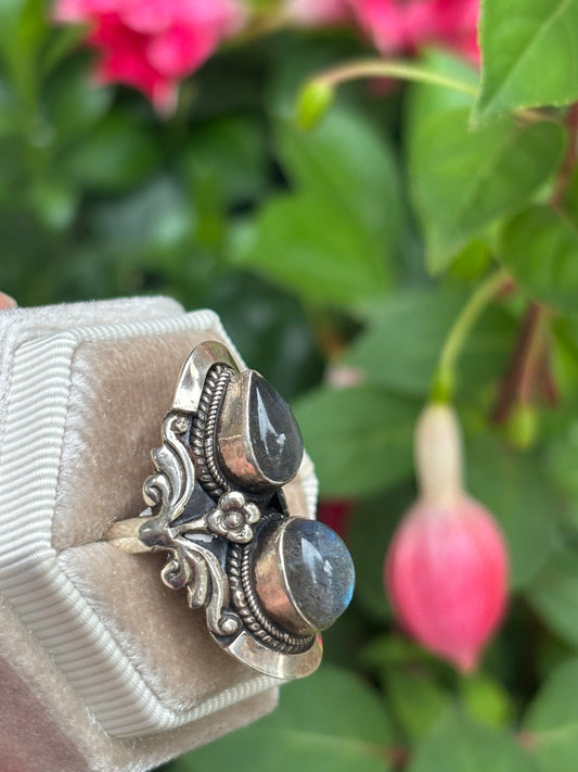 Labradorite ring - Size 6.5