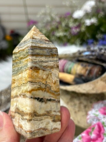 Bumble Bee Onyx tower