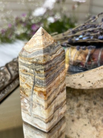 Bumble Bee Onyx tower