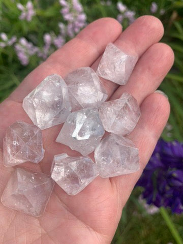 Apophyllite Points Zeolite MEDIUM
