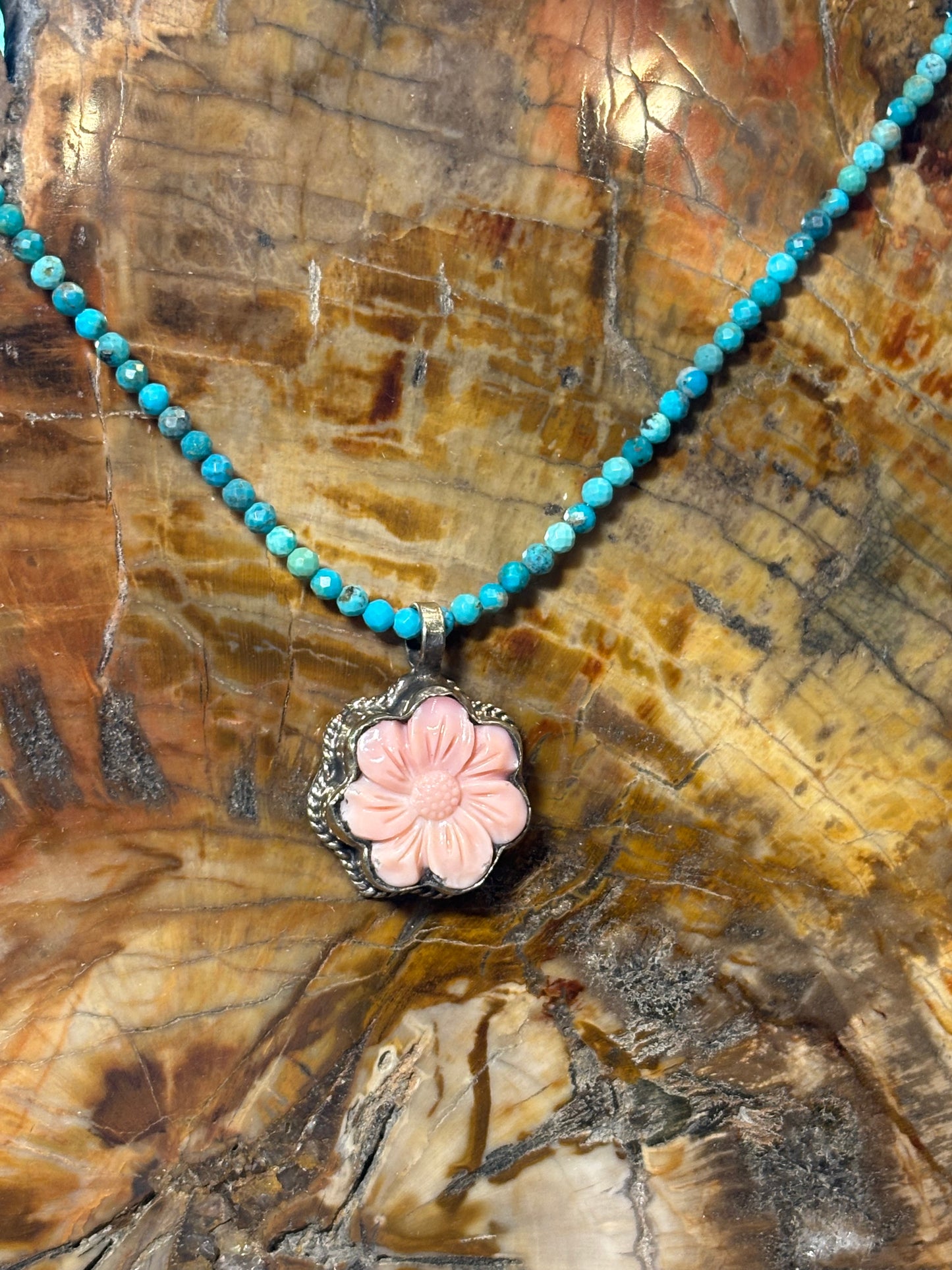 Conch Shell - Flower pendant - Tibetan Silver