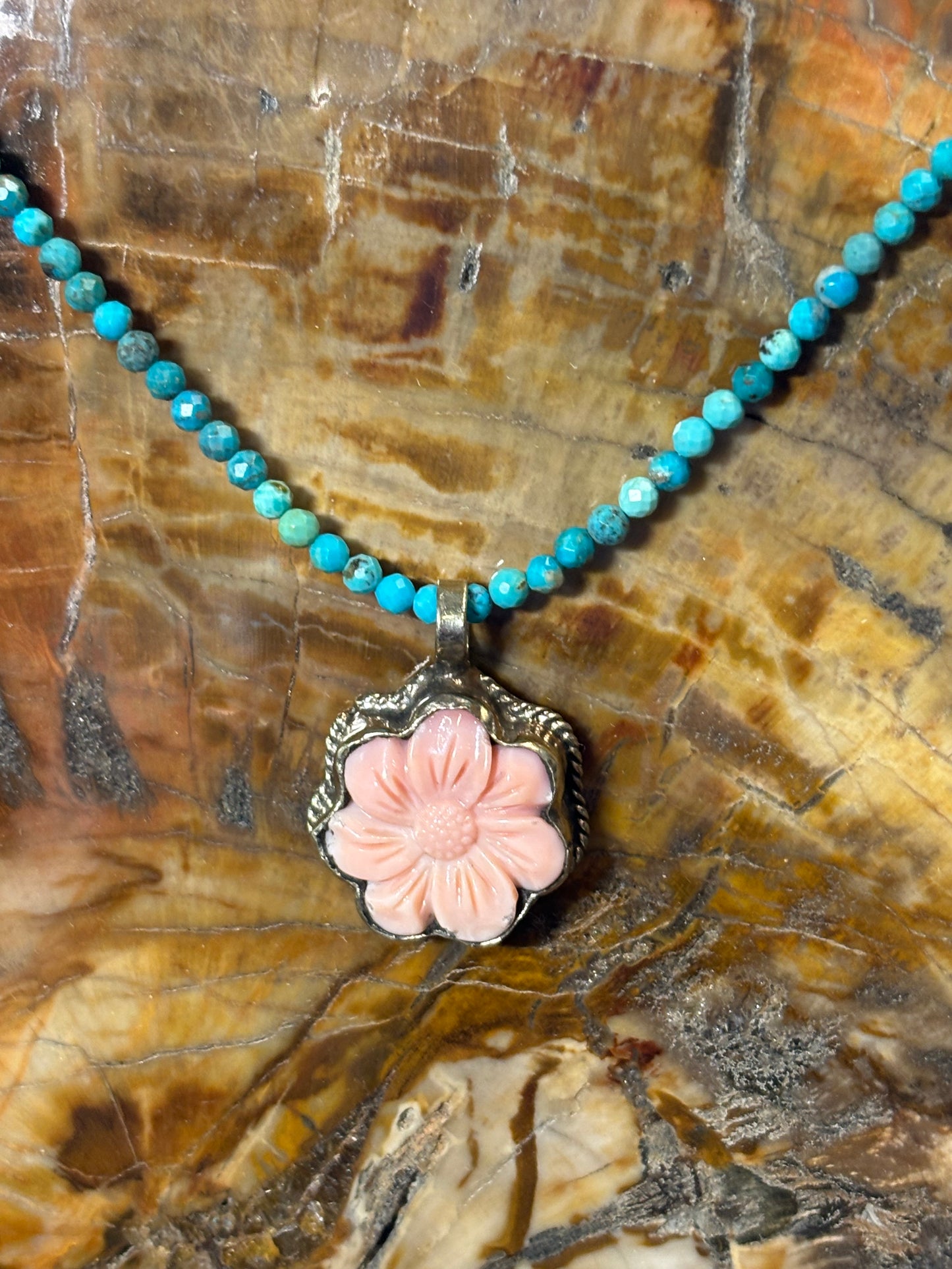 Conch Shell - Flower pendant - Tibetan Silver