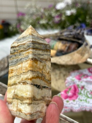 Bumble Bee Onyx tower