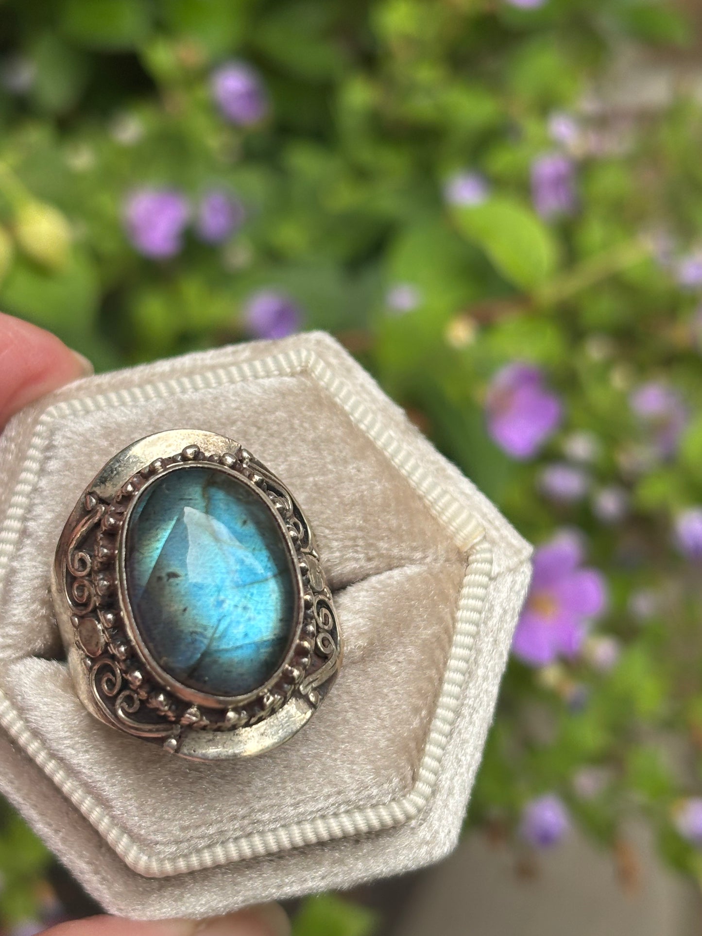 Labradorite ring - Size 9.5 - Nepal
