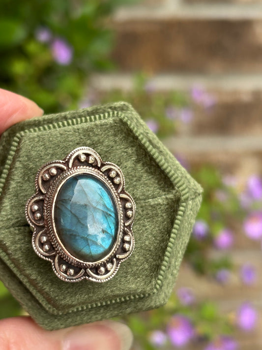 Labradorite ring - Size 7 - Nepal