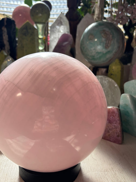 Mangano Pink Calcite - Statement Sphere
